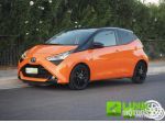 TOYOTA Aygo Connect orange 1.0 VVT-i 72 CV 5 porte x-wave