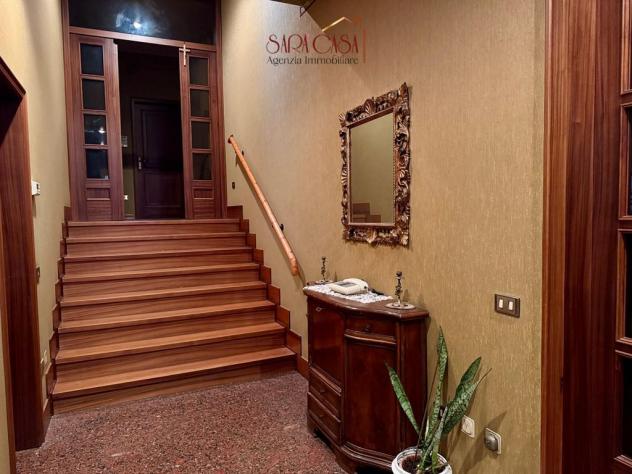 Casa indipendente con taverna, garage e giardino su quattro lati - Foto 8
