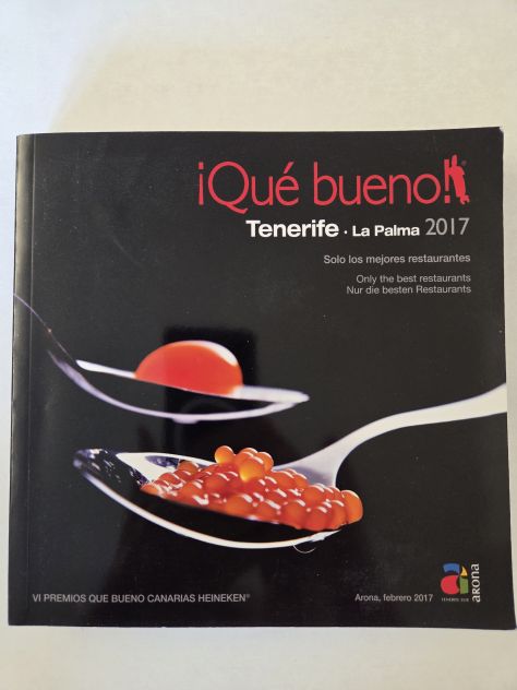 Libro "I qué buenos" guida a tutti i migliori ristoranti delle Canarie.