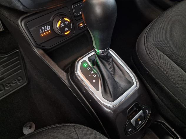 Jeep Renegade 4Xe 190CV Limited - Foto 9