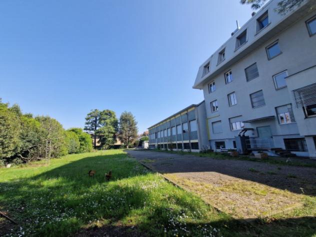 Immobile di 3700 m² con più di 5 locali in vendita a Caronno Pertusella - Foto 2