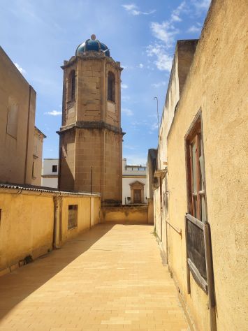 MARSALA INTERO STABILE DI OLTRE 400 MQ CON GIRADINO PRIVATO DI 500 MQ