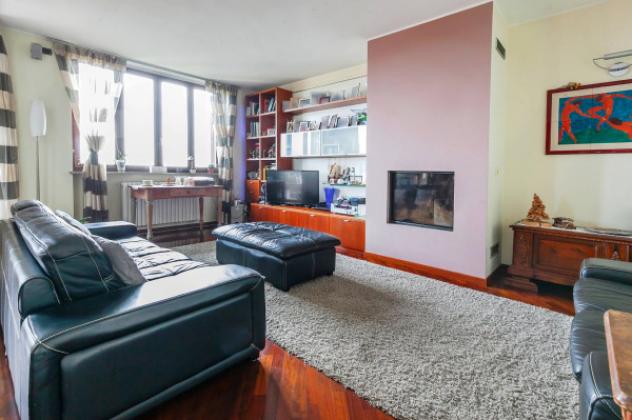 Attico / Mansarda di 164 m² con 5 locali e box auto doppio in vendita a Peschiera Borromeo - Foto 2