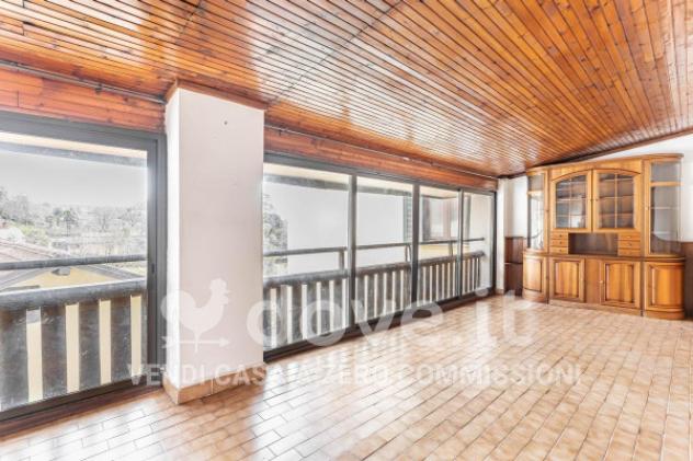 Appartamento di 75 m² con 2 locali in vendita a Sangiano