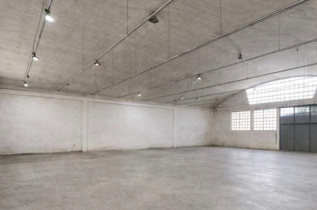 Immobile di 2700 m² con più di 5 locali in vendita a Pero - Foto 7