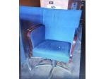 VENDITA ATTREZZATURA RISTORAZIONE: POLTRONCINE BLU CON DETTAGLI IN LEGNO E BASE