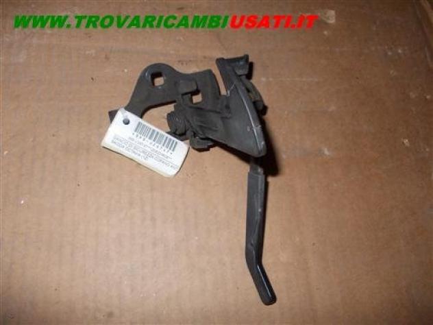 GANCIO DI SICUREZZA COFANO ANT. SKODA OCTAVIA (1Z)  Carrozzeria  Lamierati interni  Agancio serratura cofano  SKODA - OCTAVIA - 01-01-2009 - 01-03-201