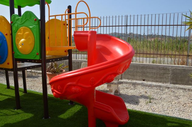 Playground per bambini, giochi gonfiabili, scivoli - Foto 4