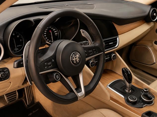 Alfa Romeo Giulia 2.0 Turbo 280 CV AT8 AWD Q4 Veloce - Foto 3