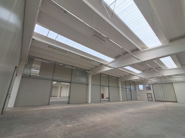 CAPANNONE INDUSTRIALE 2.400 mq – CHIOPRIS VISCONE (UD) - Foto 2