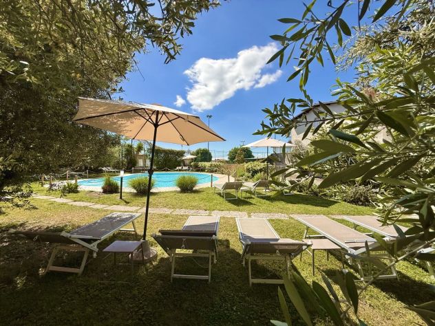 Giardiniere / tuttofare stagione - piscina e manutenzione - Foto 4