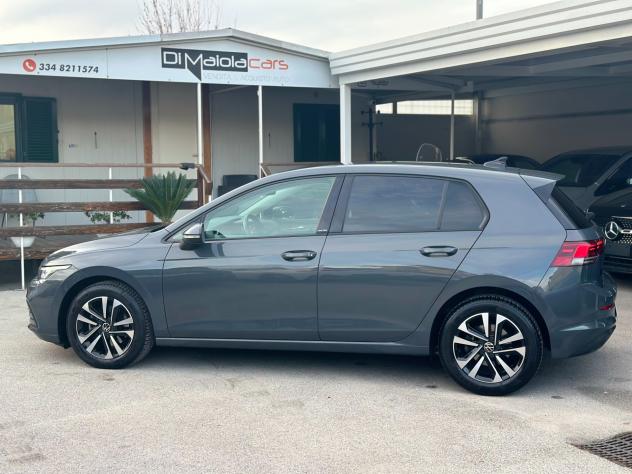 Volkswagen Golf VIII 2.0 TDI 150cv Automatica - Foto 2