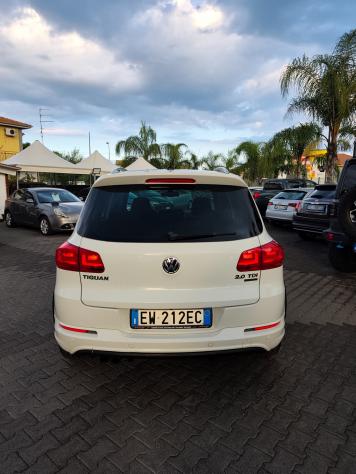 Volkswagen Tiguan 2.0 TDI 177 CV 4MOTION DSG R-Line - Foto 10