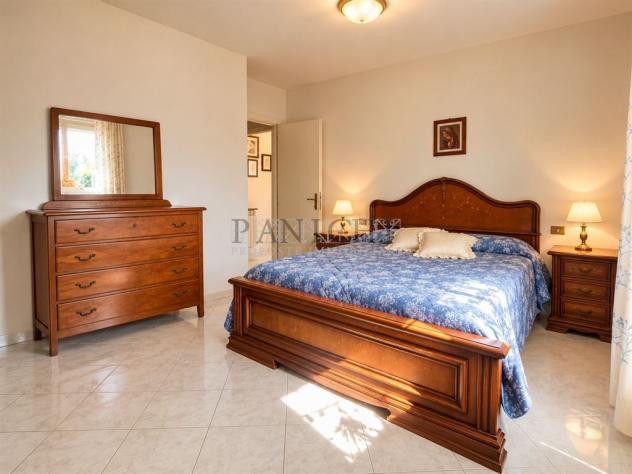 Appartamento luminoso con 3 camere, terrazzo, garage e cantina - Foto 8