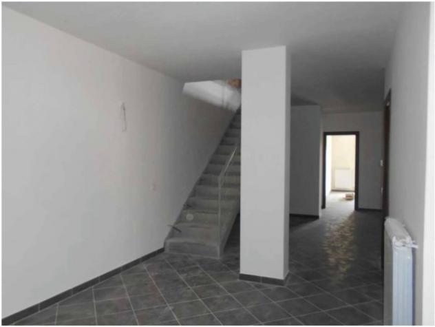 Immobile in asta di 194 m² con più di 5 locali e box auto in vendita a Campagna - Foto 2