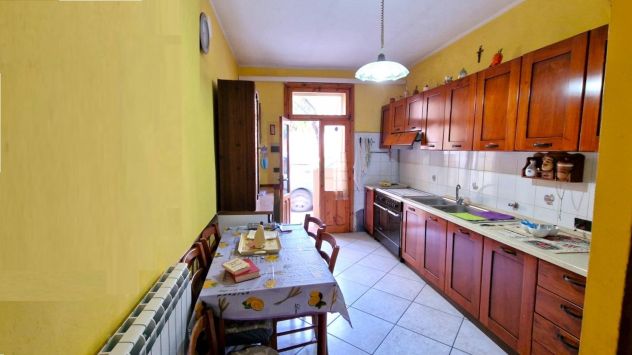 ABITAZIONE INDIPENDENTE CON GIARDINO - VIA BOCCUCCI - MONDRAGONE - RIF. V3082 - Foto 3