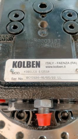 Motoriduttore per escavatore cingolato KOBELCO E135SR - Foto 4