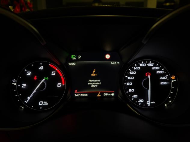 ALFA ROMEO GIULIA 2.2 AT8 Q4 VELOCE 2021 - Foto 3