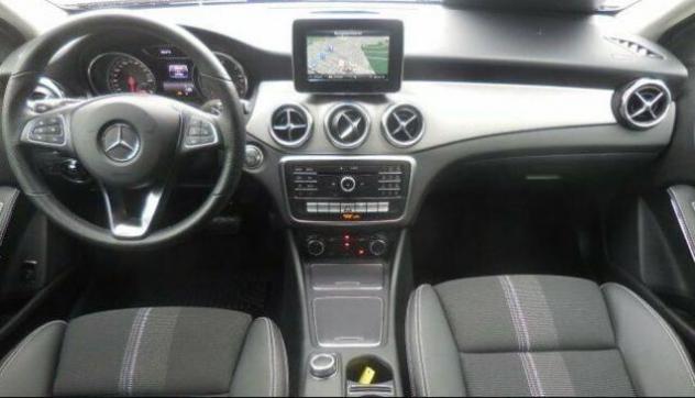 Mercedes-Benz GLA 200 VETTURA AZIENDALE KM CERTIFICATI - Foto 6