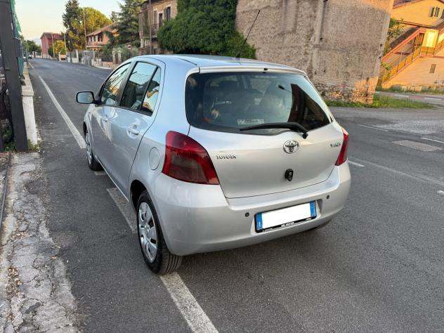 Toyota Yaris 1.0 5 porte - Superprezzo - Tutto incluso - Foto 9