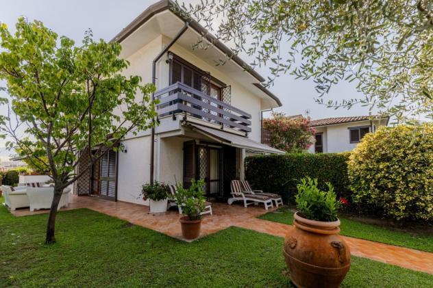 Villetta bifamiliare in vendita a Focette - Pietrasanta 106 mq Rif: 1430701