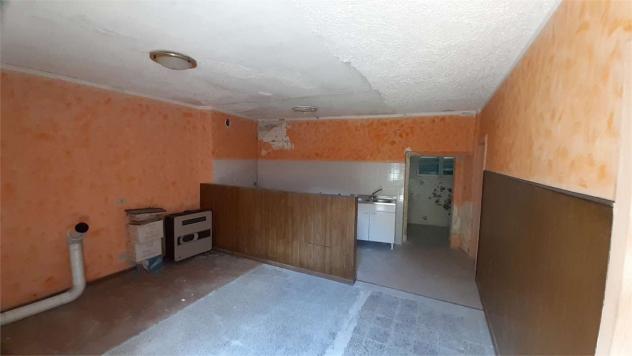 V000289 - APPARTAMENTO CON TERRAZZO, CANTINA E GIARDINO - Foto 3
