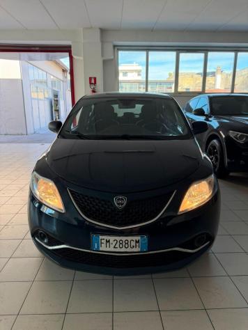 Lancia Ypsilon 1.2 69 CV 5P. Gold - Foto 2