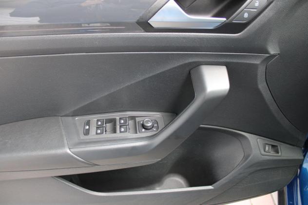 Volkswagen T-Roc 2.0TDI DSG 4MOTION 3xR-LINE-19" - Foto 9