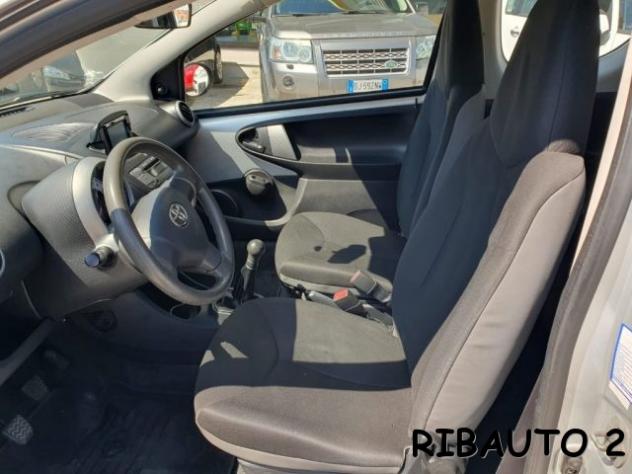 TOYOTA Aygo 1.0 12V VVT-i 3 porte Active Connect rif. 23936844 - Foto 8