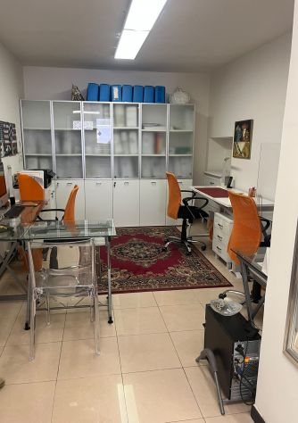 UFFICIO ZONA CENTRALE CON INGRESSO INDIPENDENTE IN VIA MICHELE CONFORTI - Foto 2