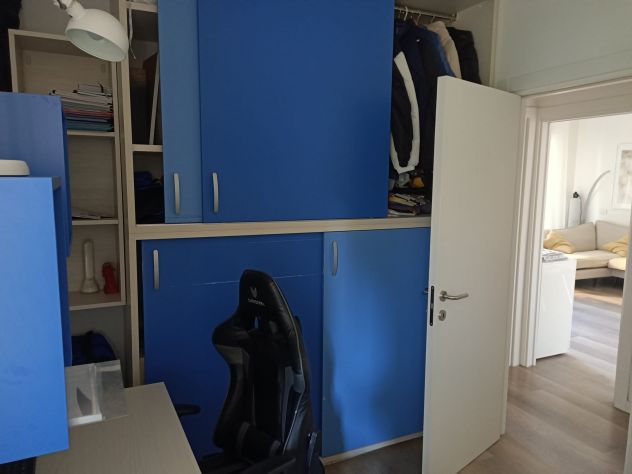 Arredamento completo appartamento moderno – cucina, camere, soggiorno - Foto 5
