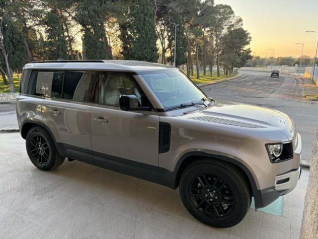 LAND ROVER Defender 110 3.0D I6 200 CV AWD Auto SE 7 POSTI rif. 23829897 - Foto 3