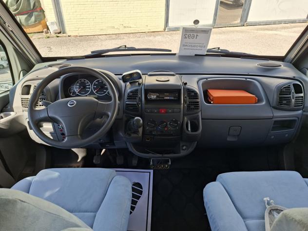 MOTORHOME LAIKA DUCATO 7 POSTI DOPPIA DINETTE LETTI CASTELLO BASCULANTE CLIMATIZZATORE FOTOVOLTAICO CAMPEGGIO CAMPER USATI GENERALI 1692 - Foto 9