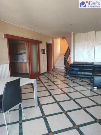CAMPOBASSO ALLA CONTRADA SAN VITO INTERO FABBRICATO CON TERRENO CIRCOSTANTE - Foto 10