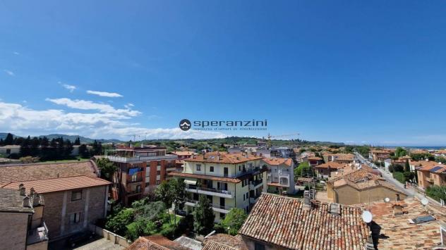 ALLE PORTE DEL CENTRO STORICO: Vendita attico a fano alle porte del centro storico
proponiamo appartamento di circa 120 mq al quarto piano, servito da - Foto 4