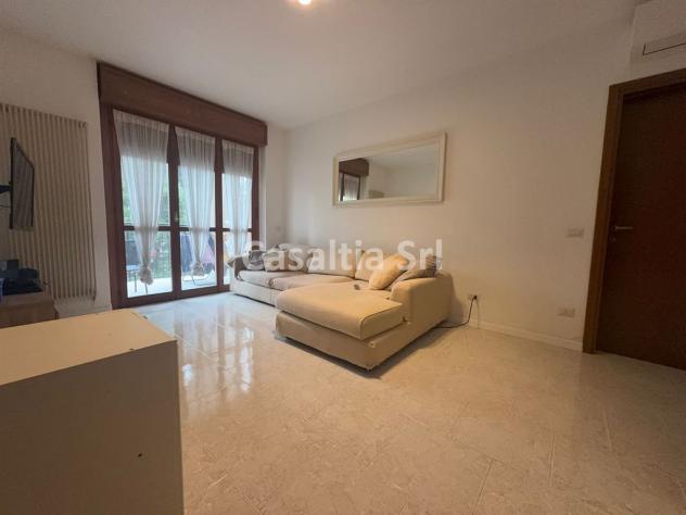 Ampio trilocale con balcone, box e doppi servizi - Foto 4