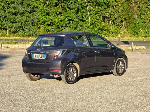 Toyota Yaris 1.0 5 porte Lounge CV-69 E5B Manuale NEO 2014 - Foto 6