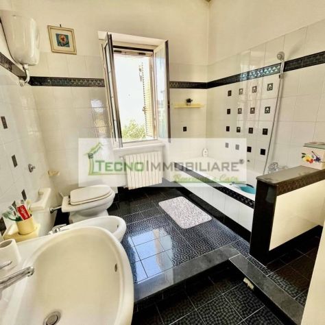 Appartamento in villa con giardino e garage. - Foto 5