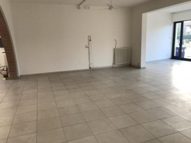 Immobile di 200 m² con 2 locali in affitto a Cavezzo - Foto 2