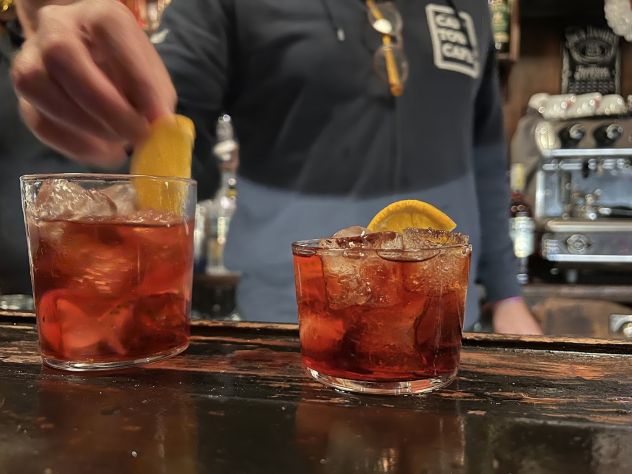 AMERICAN BAR ALLA MILANESE NEL CUORE DI MILANO NELLA ZONA DEI NAVIGLI ADATTO - Foto 4