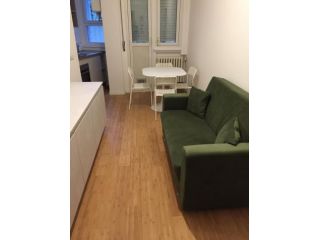 Bilocale ristrutturato con balcone a Rozzano