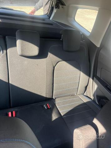 Vari pezzi di ricambio dacia duster - Foto 2