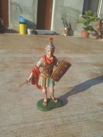 R39 -  GIOCATTOLI VARI PERSONAGGI - Foto 9