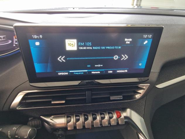 Peugeot 3008 1.5 HDi 130cv Allure 2023 - Foto 9