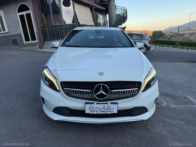 MERCEDES-BENZ A 180 d Premium - Foto 2