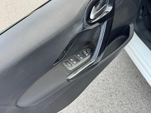 Peugeot 208 Allure BlueHDi 75cv - Foto 4