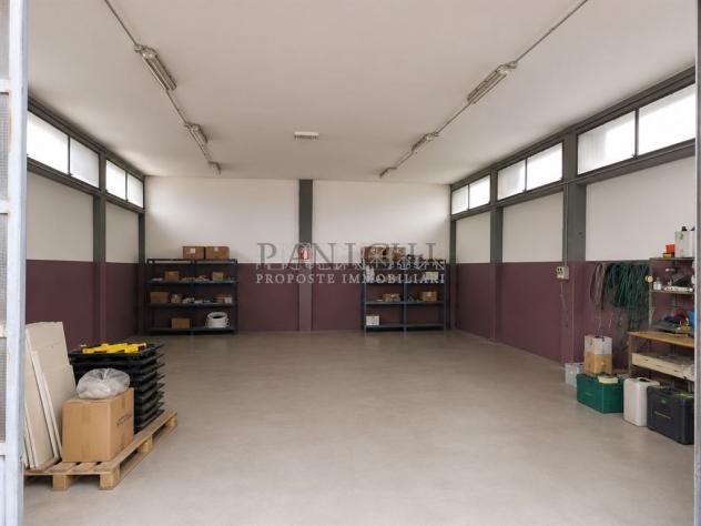 Magazzino con uffici e ampio piazzale esclusivo - Zona Artigianale - Foto 2