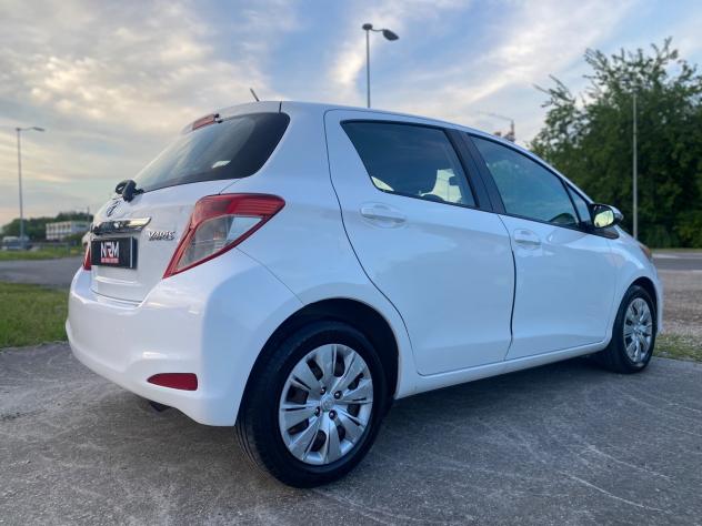Toyota Yaris 1.4 D-4D 5 porte Lounge M-MT - Foto 5