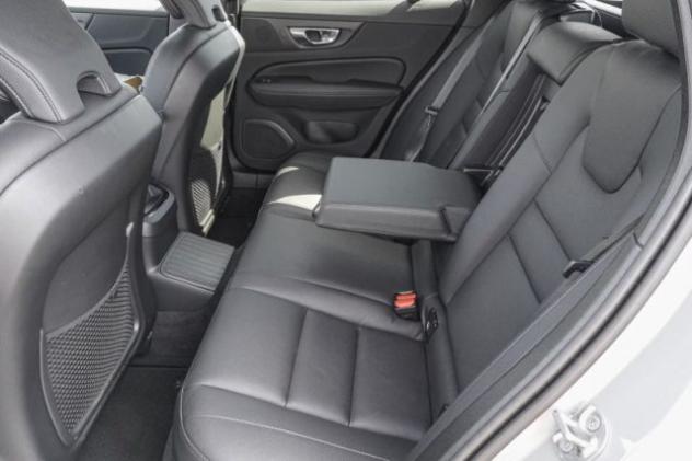 VOLVO V60 T8 Plug-in Hybrid AWD automatico Plus Dark rif. 24202274 - Foto 8