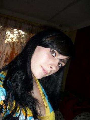 Donna di Locri. Fisico Normale Tel: